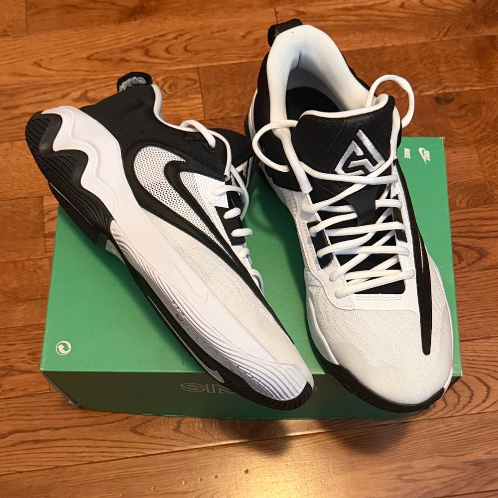 NIKE Giannis Immortality 3